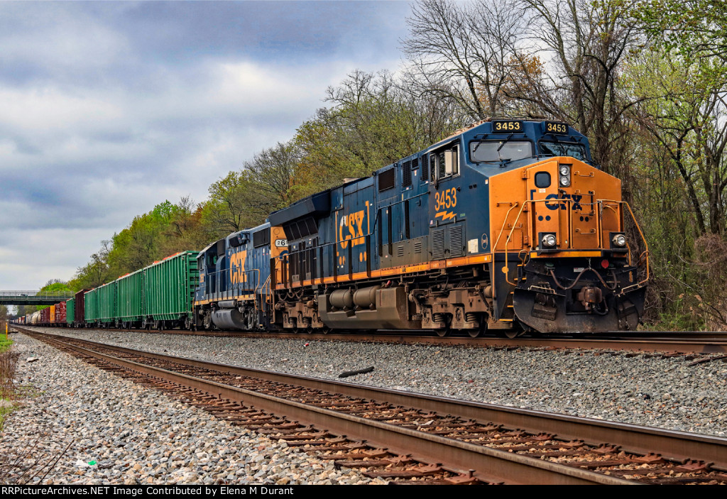 CSX 3453 on M-422